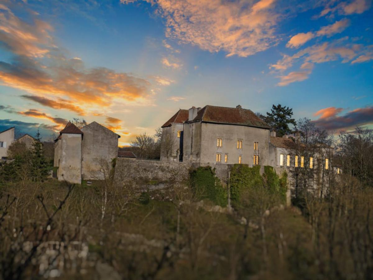 chateau de jaulny vue depuis les remparts soirée - Crédit photo : Clément PENETRAT